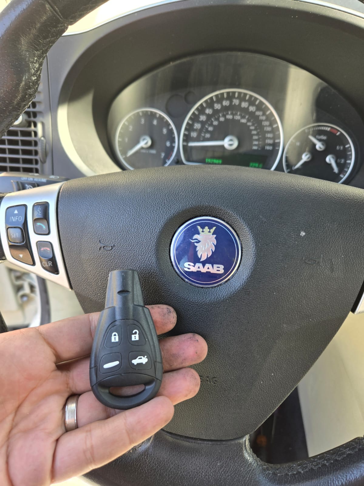Mobile automotive locksmith service in Sacramento